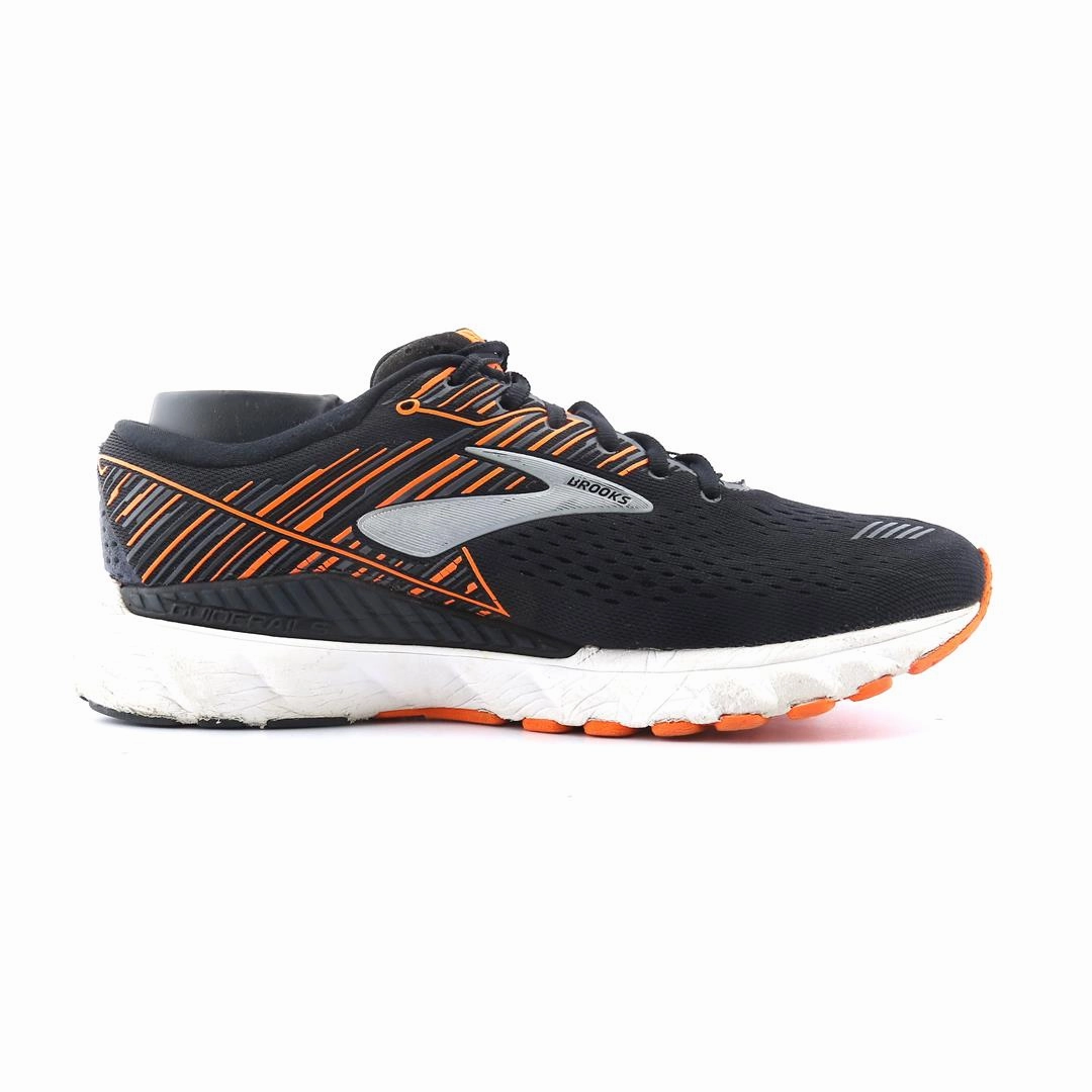 BROOKS ADRENALINE GTS 19 Brooks running shoe close-ups