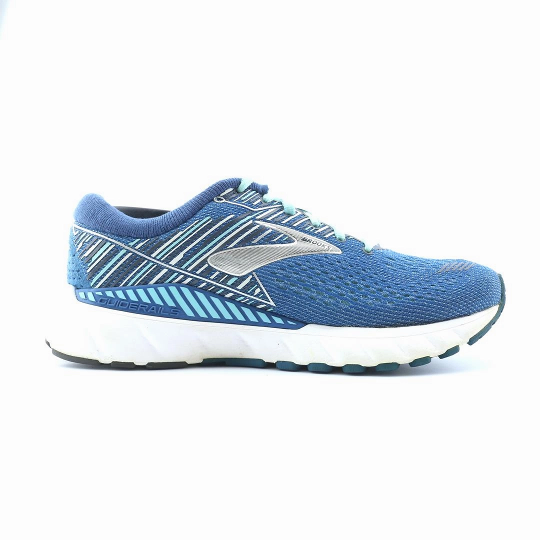 BROOKS ADRENALINE GTS 19 performance running shoe visuals