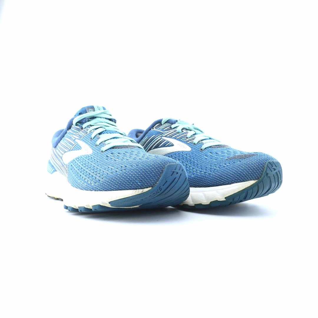 BROOKS ADRENALINE GTS 19 performance running shoe visuals