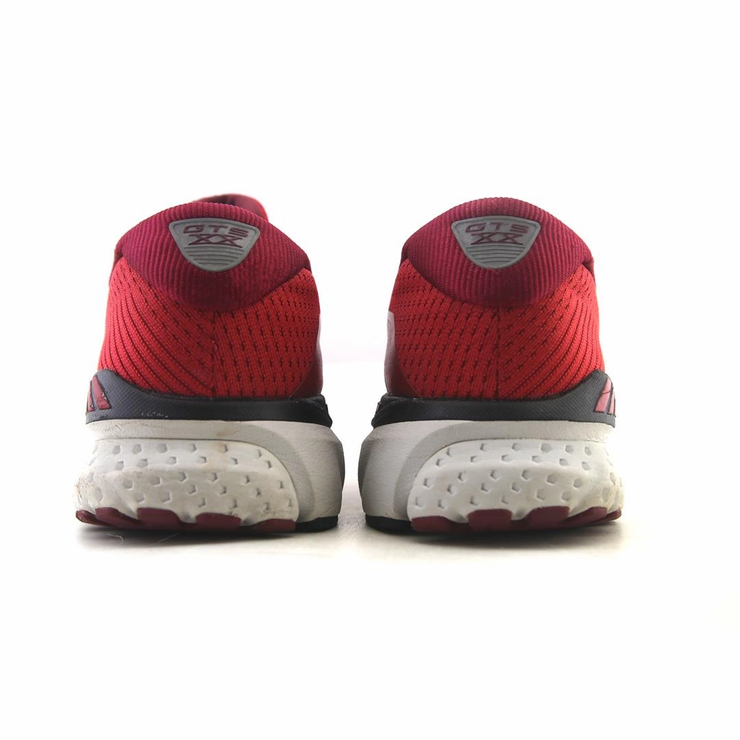 BROOKS ADRENALINE GTS 20 Brooks running footwear shots