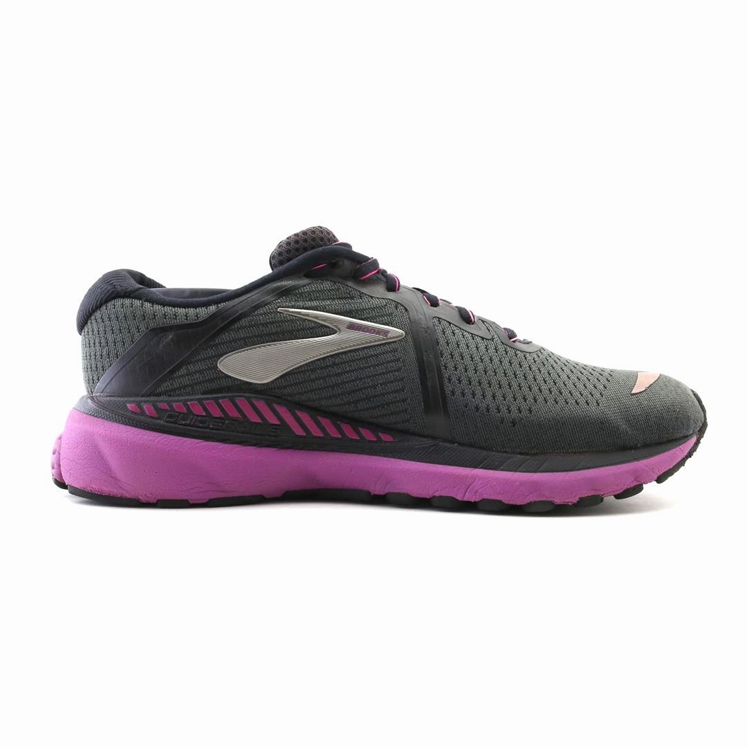 BROOKS ADRENALINE GTS 20 Brooks running footwear shots