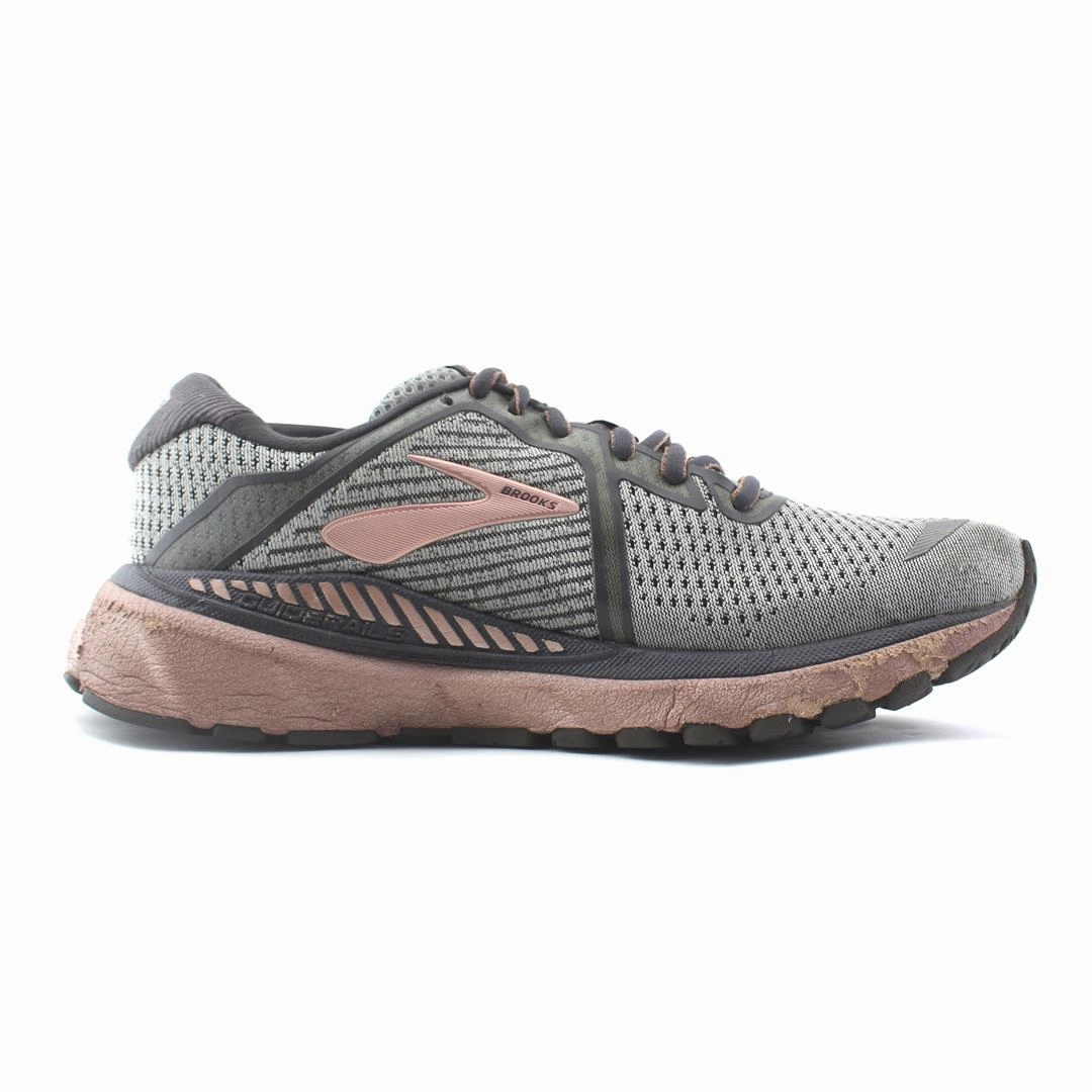 BROOKS ADRENALINE GTS 20 Brooks running shoe close-ups