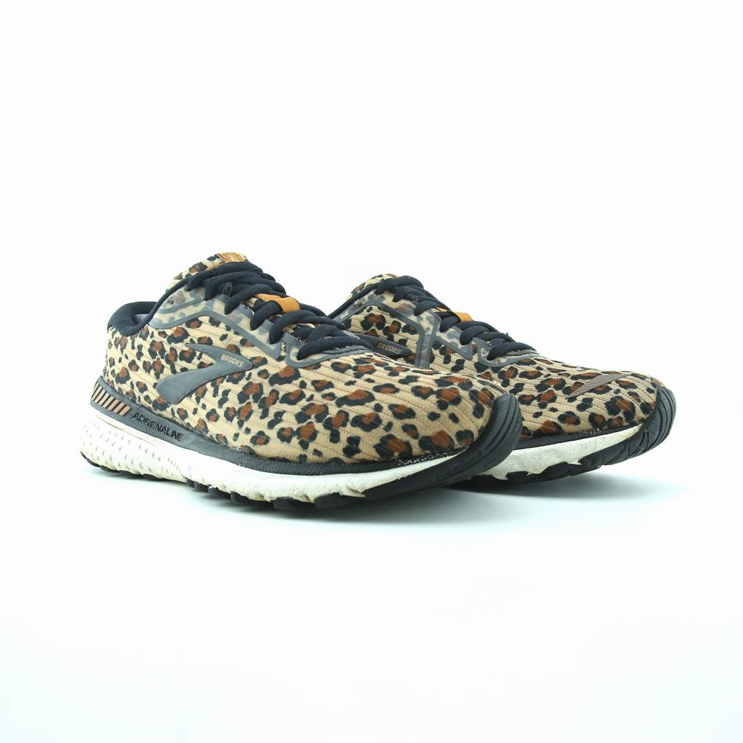 BROOKS ADRENALINE GTS 20 Brooks trainer design images