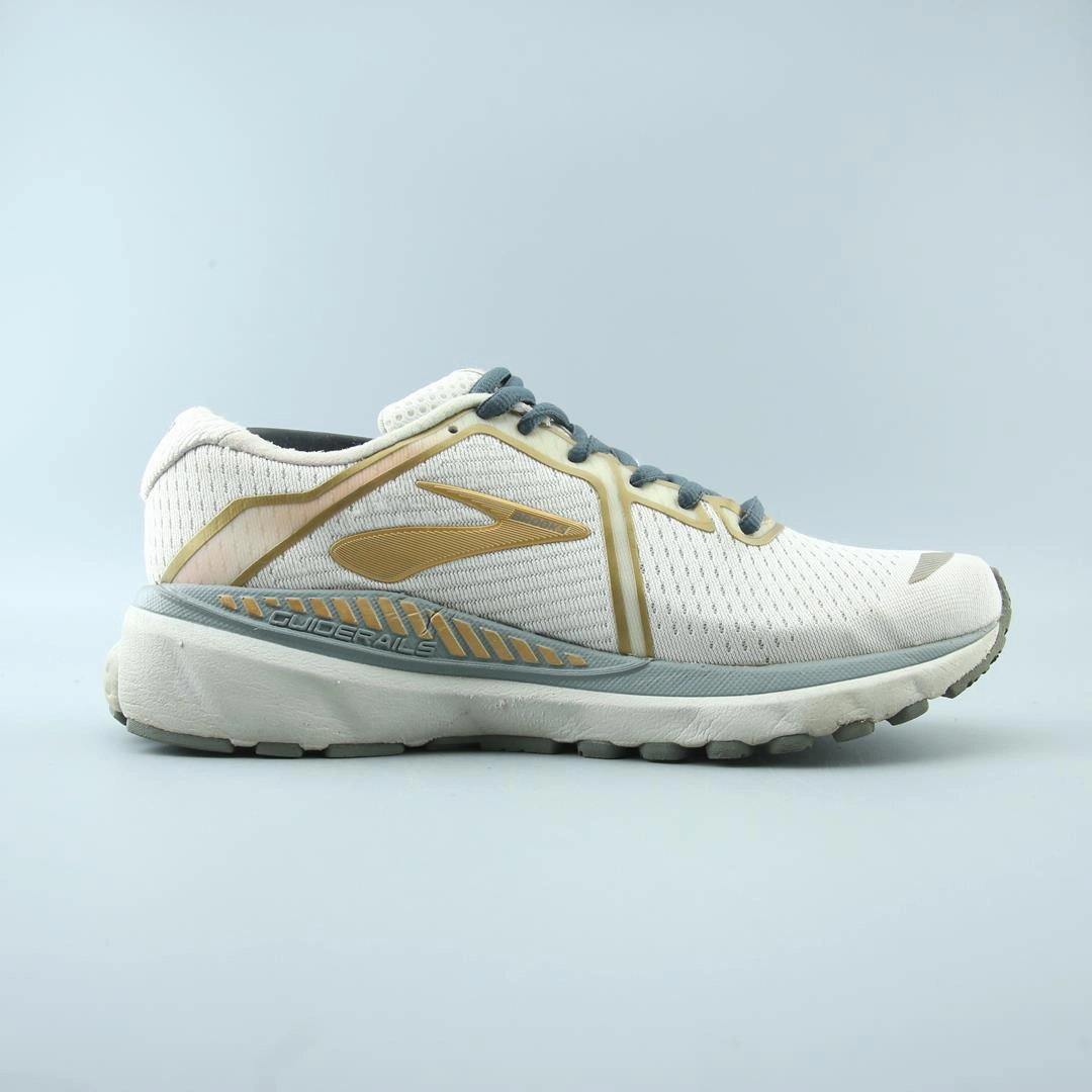 BROOKS ADRENALINE GTS 20 performance running shoe visuals