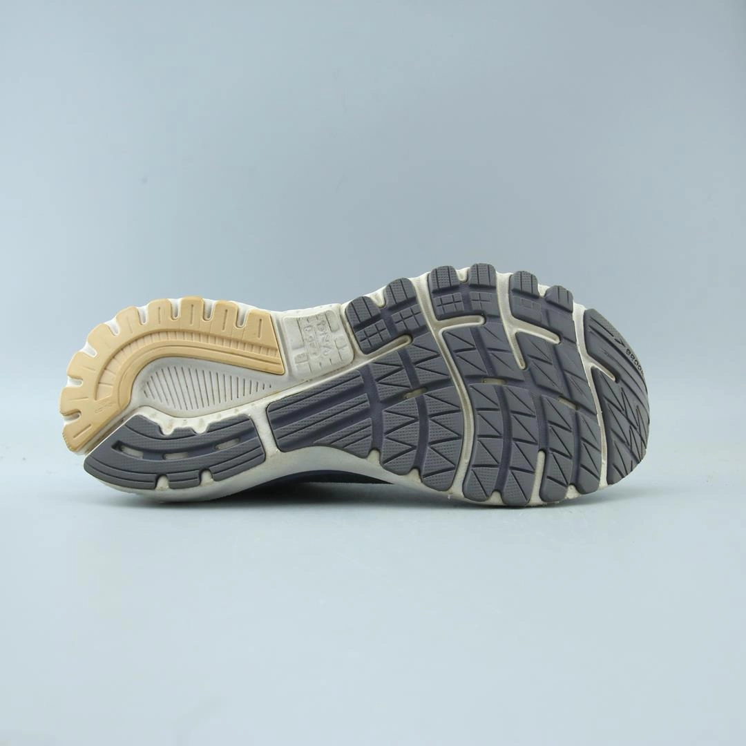 BROOKS ADRENALINE GTS 20 performance running shoe visuals