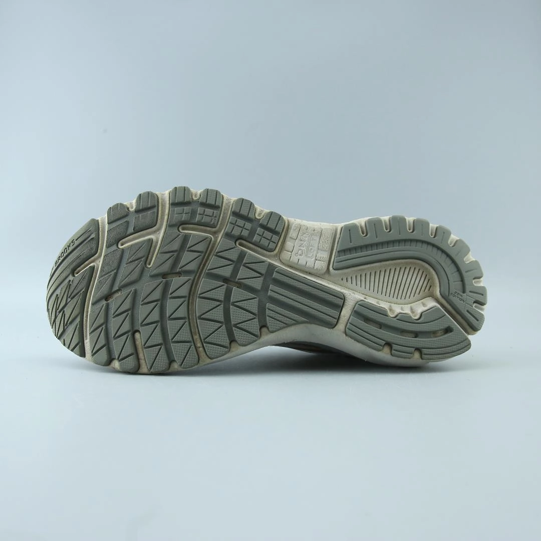 BROOKS ADRENALINE GTS 20 performance running shoe visuals