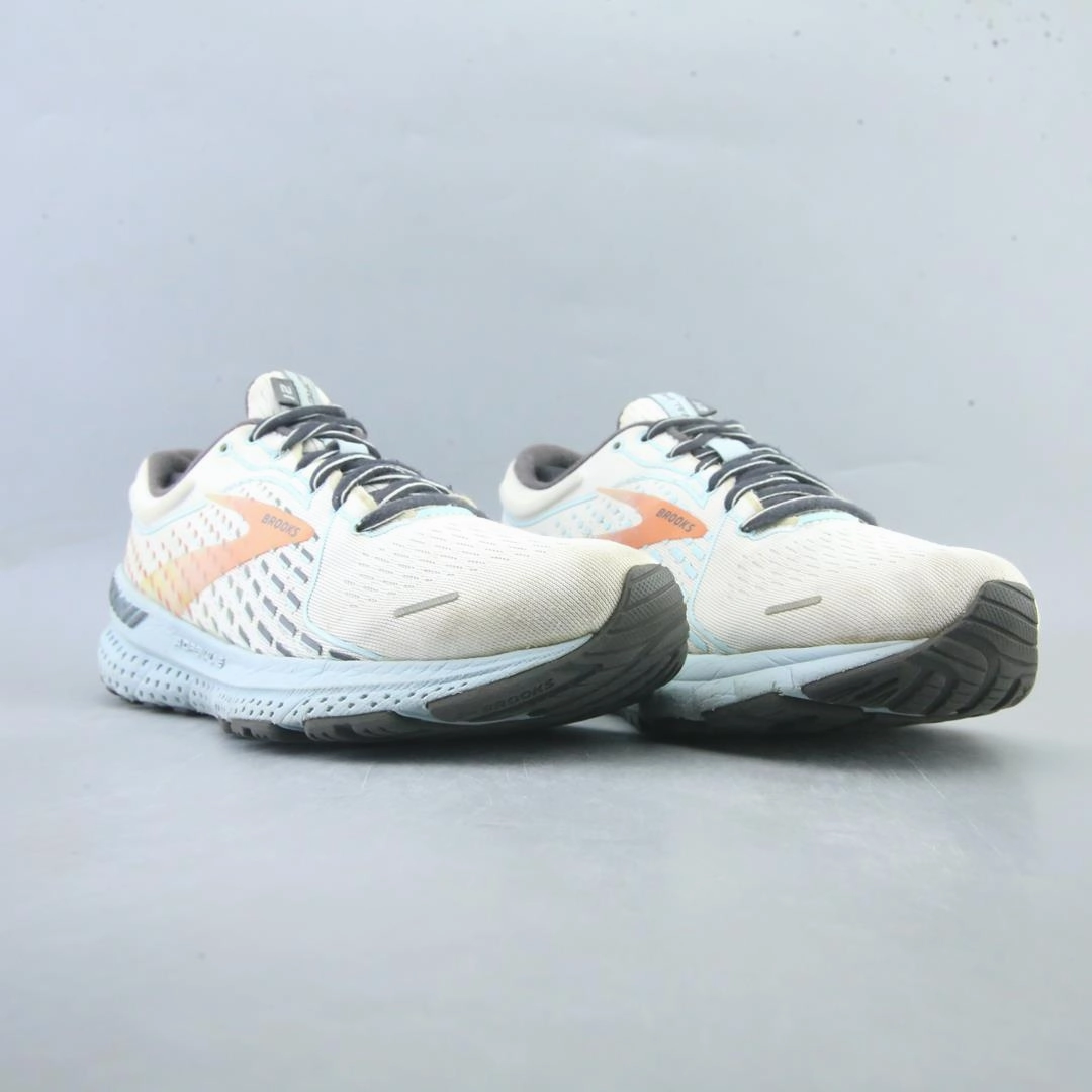 BROOKS ADRENALINE GTS 21 athletic Brooks shoe snapshots