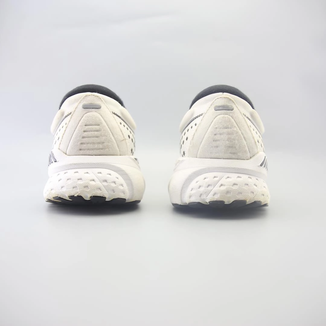 BROOKS ADRENALINE GTS 21 Brooks running footwear shots