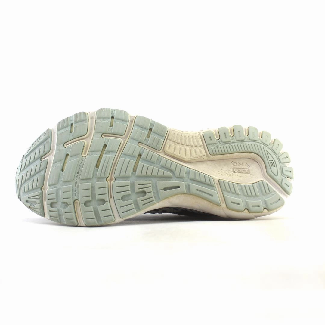 BROOKS ADRENALINE GTS 21 Brooks running footwear shots