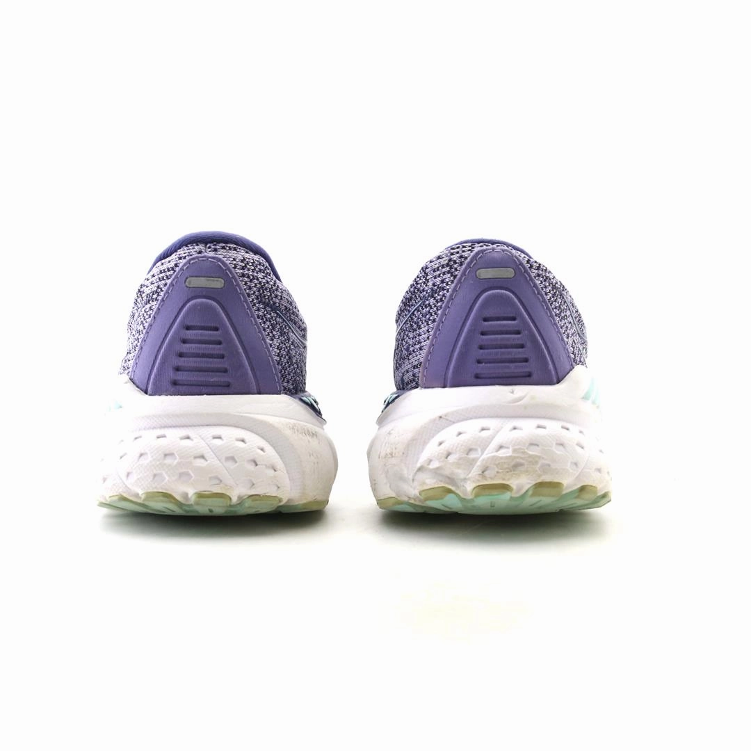 BROOKS ADRENALINE GTS 21 Brooks running footwear shots