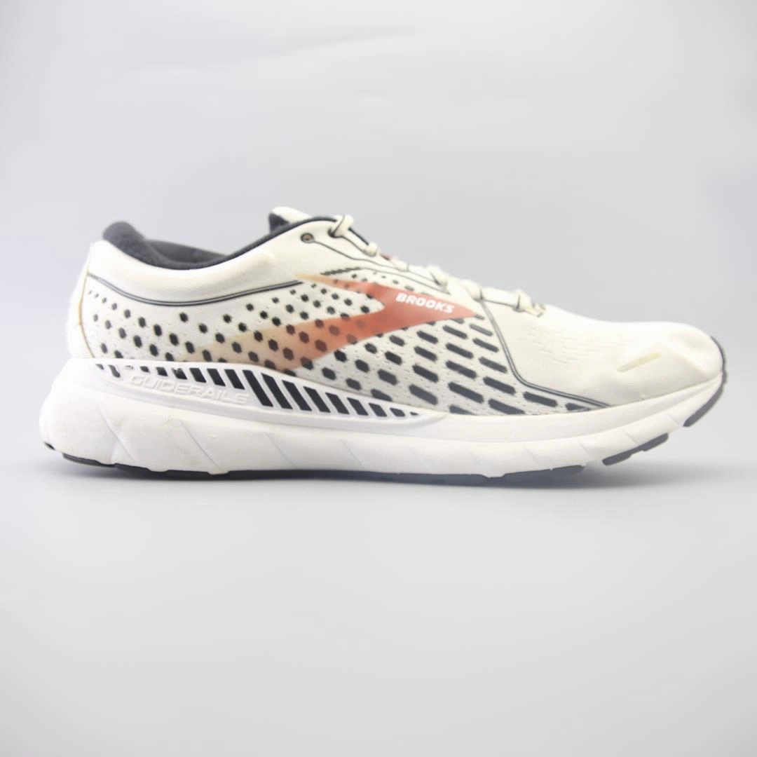 BROOKS ADRENALINE GTS 21 Brooks running footwear shots
