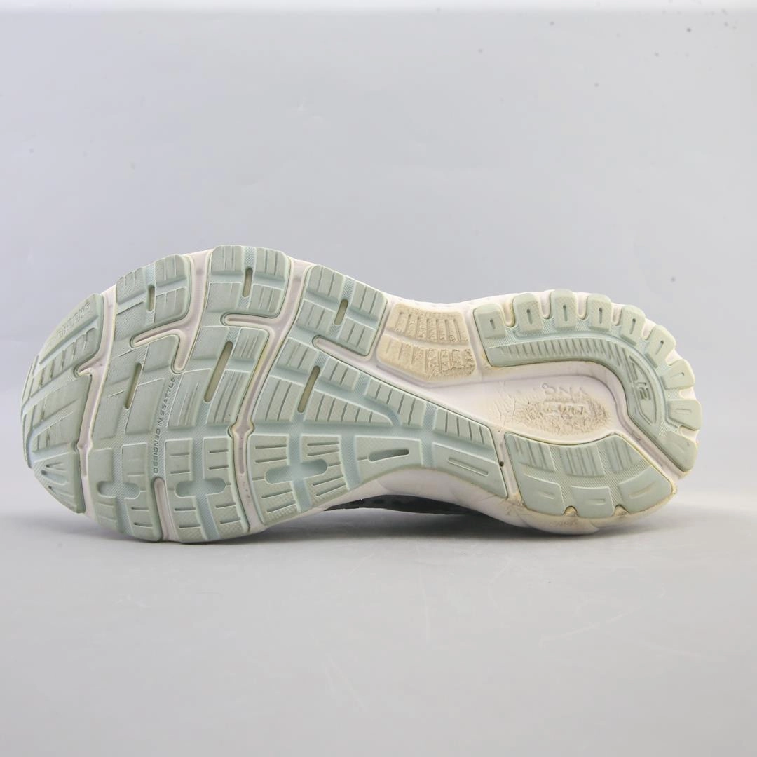 BROOKS ADRENALINE GTS 21 Brooks running footwear shots