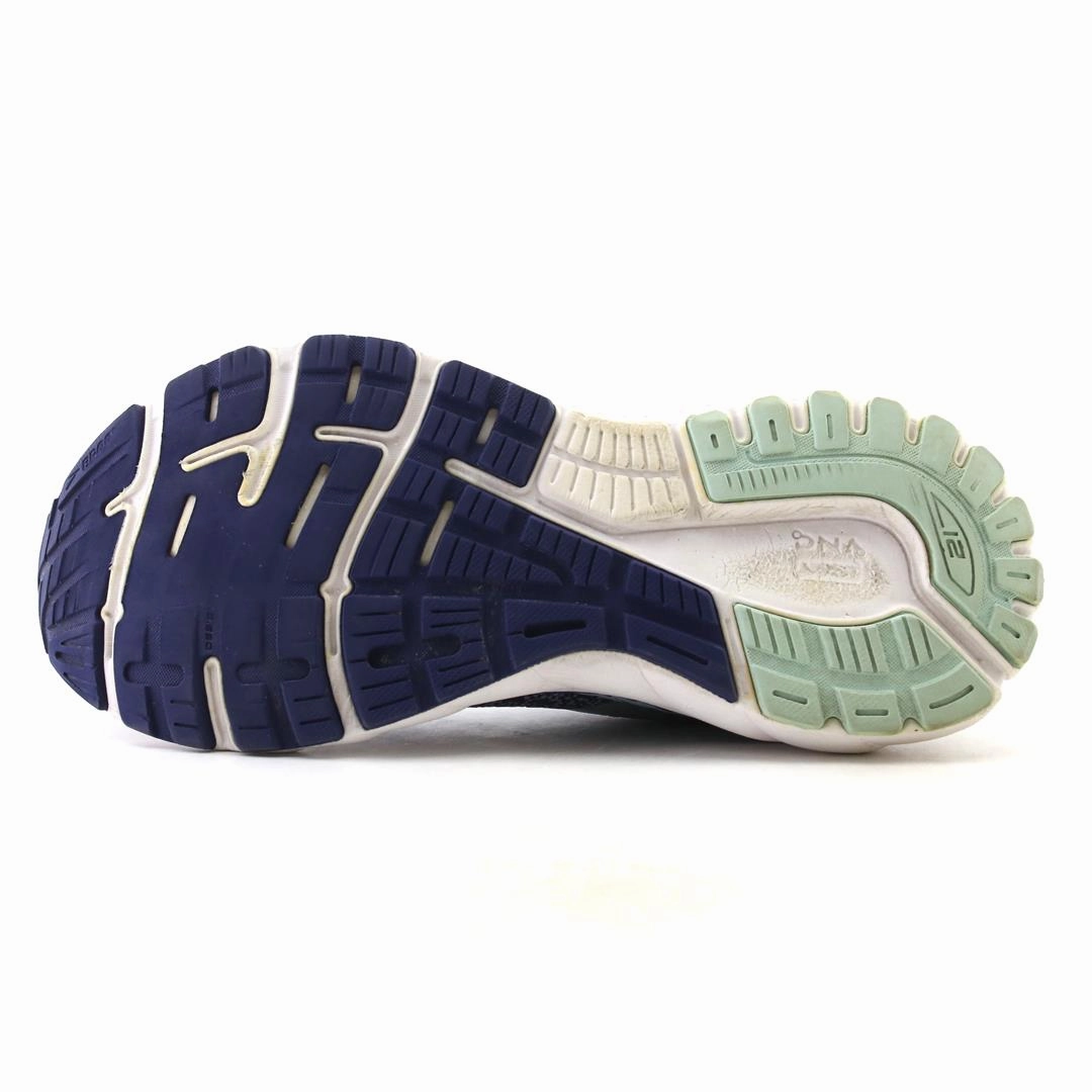 BROOKS ADRENALINE GTS 21 Brooks running footwear shots