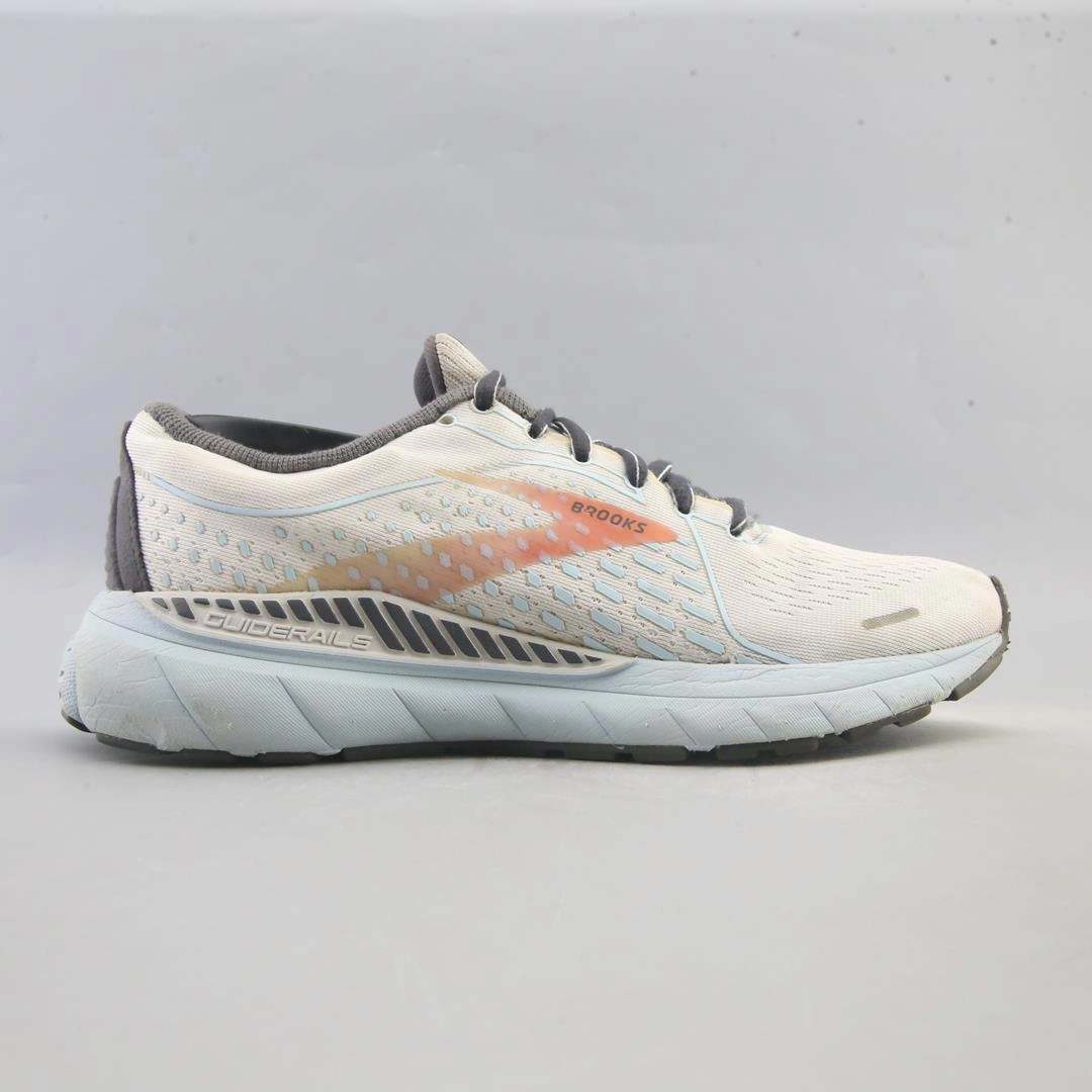 BROOKS ADRENALINE GTS 21 Brooks running footwear shots