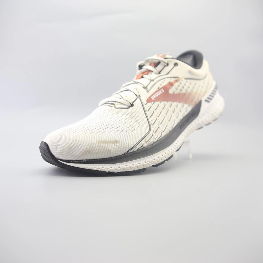 BROOKS ADRENALINE GTS 21 Brooks running footwear shots