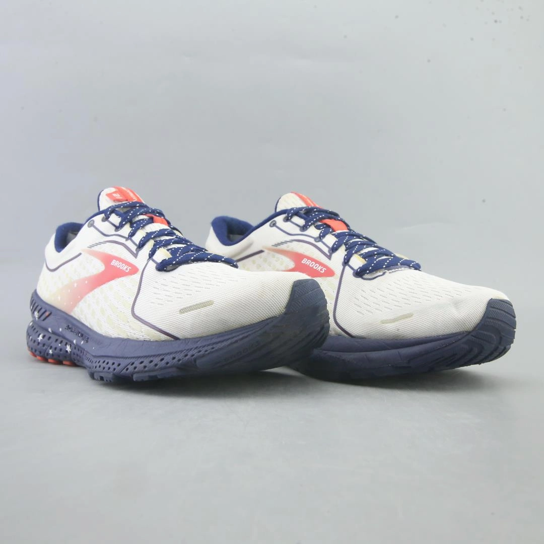BROOKS ADRENALINE GTS 21 Brooks running shoe close-ups