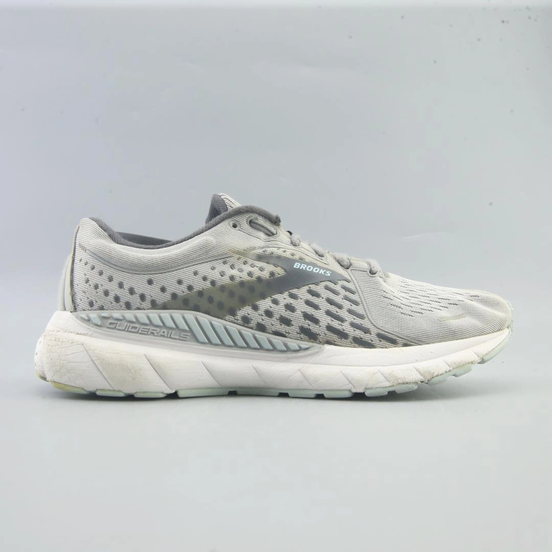 BROOKS ADRENALINE GTS 21 Brooks running shoe close-ups