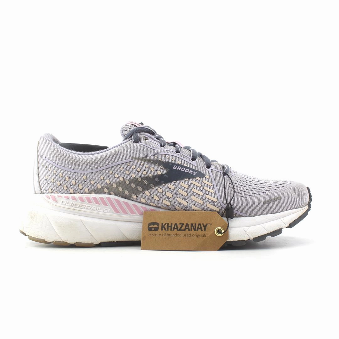 BROOKS ADRENALINE GTS 21 Brooks running shoe close-ups