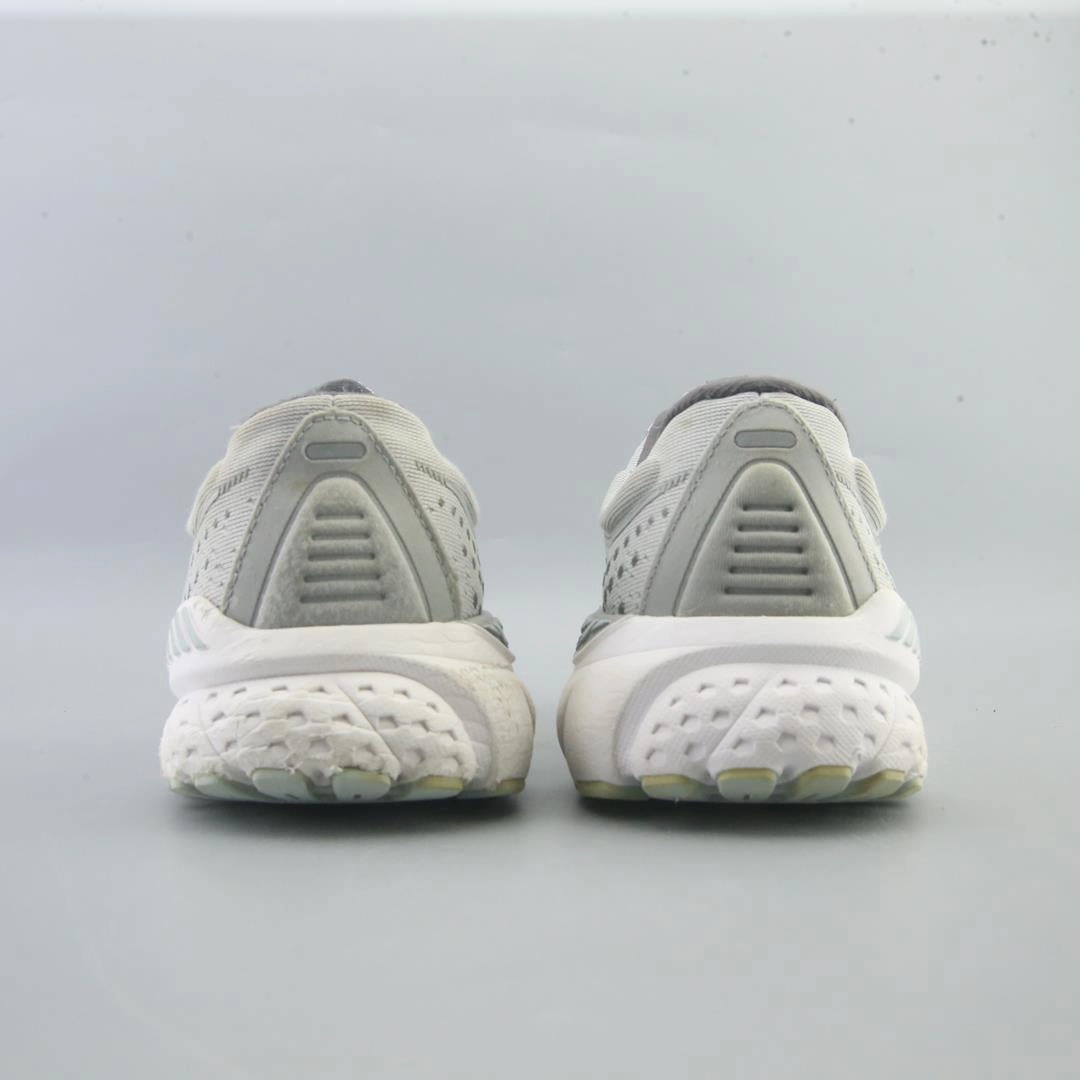 BROOKS ADRENALINE GTS 21 Brooks running shoe close-ups