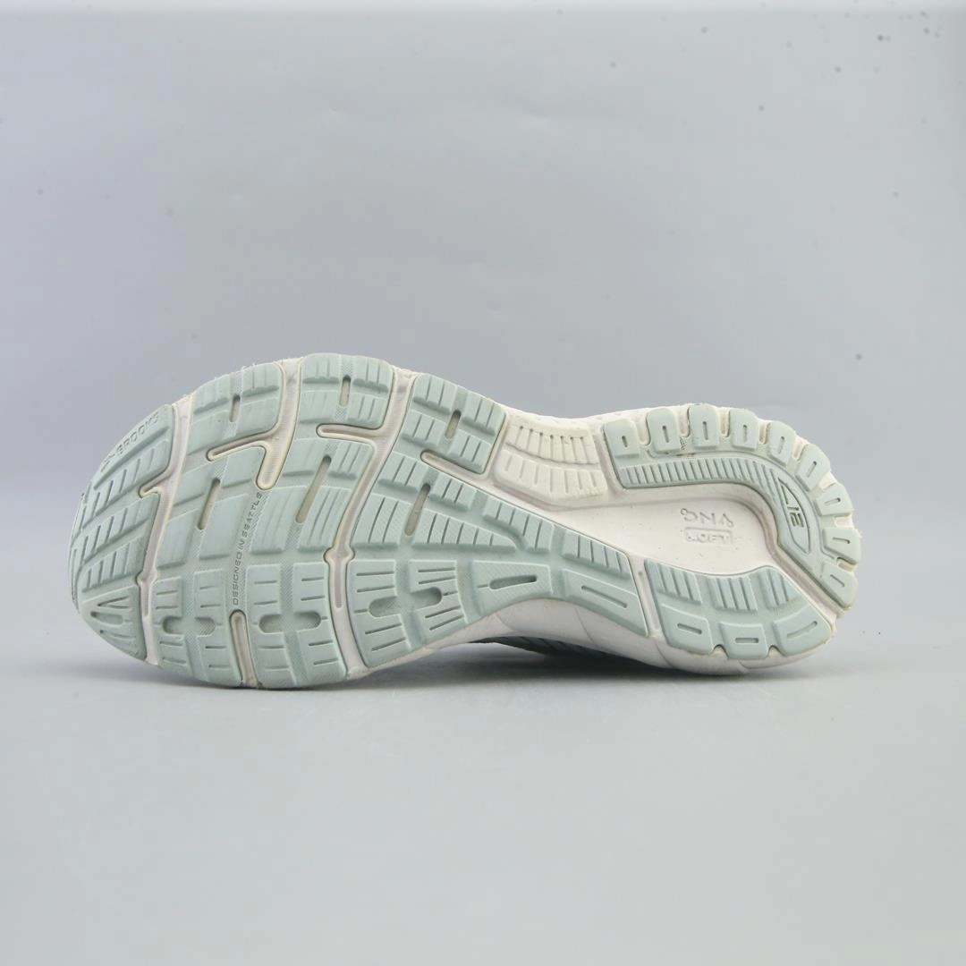 BROOKS ADRENALINE GTS 21 Brooks running shoe close-ups