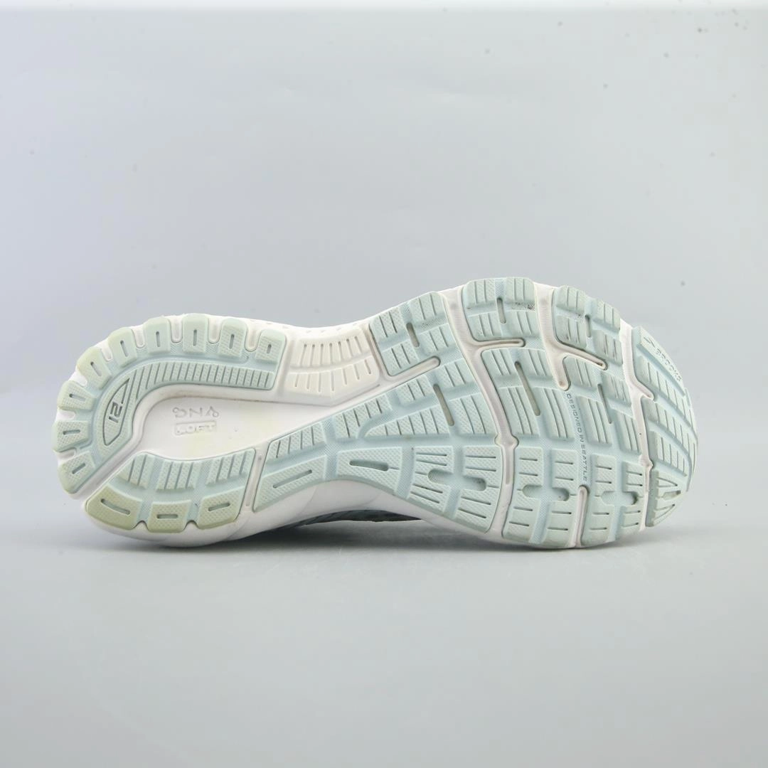 BROOKS ADRENALINE GTS 21 Brooks running shoe close-ups
