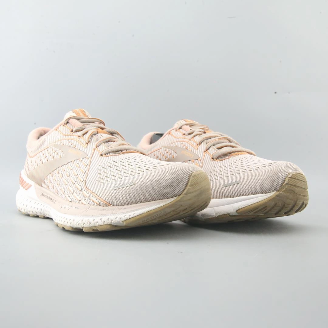 BROOKS ADRENALINE GTS 21 Brooks trainer design images