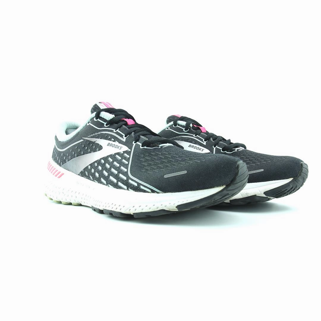 BROOKS ADRENALINE GTS 21 Brooks trainer design images