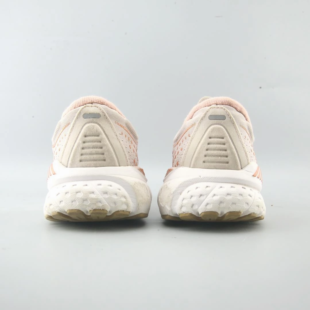 BROOKS ADRENALINE GTS 21 Brooks trainer design images