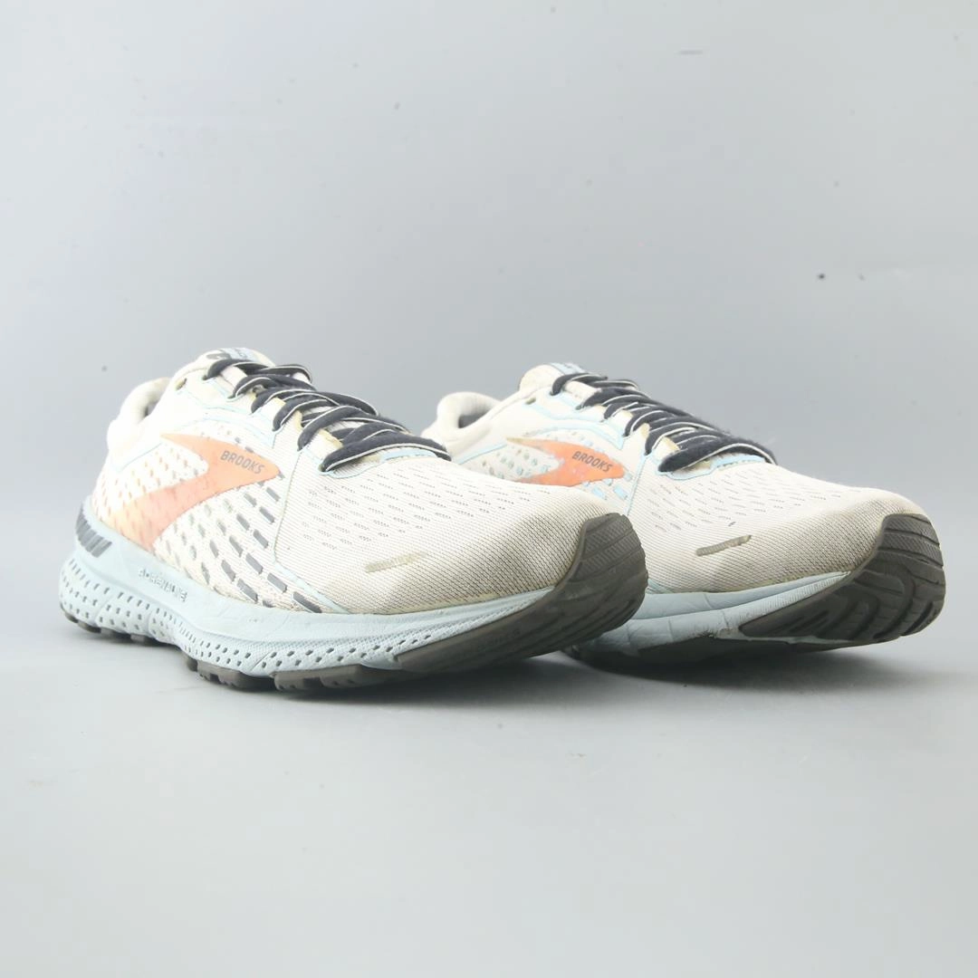 BROOKS ADRENALINE GTS 21 Brooks trainer design images