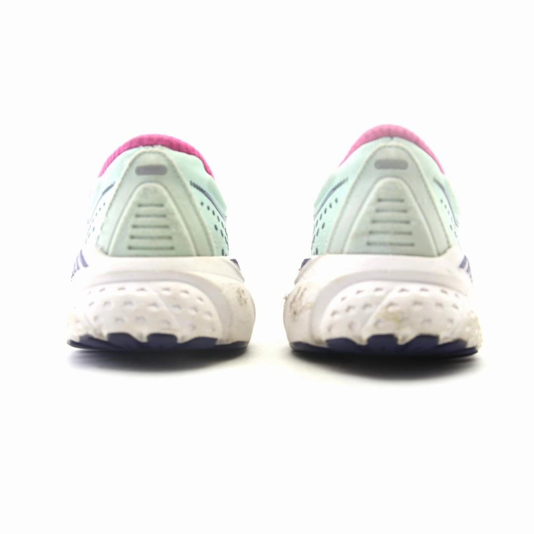 BROOKS ADRENALINE GTS 21 Brooks trainer design images