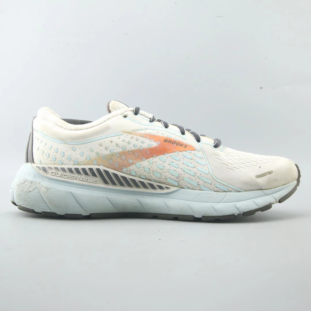 BROOKS ADRENALINE GTS 21 Brooks trainer design images
