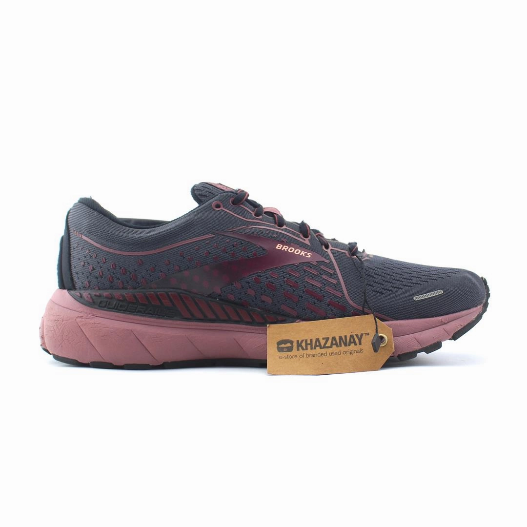 BROOKS ADRENALINE GTS 21 Brooks trainer design images