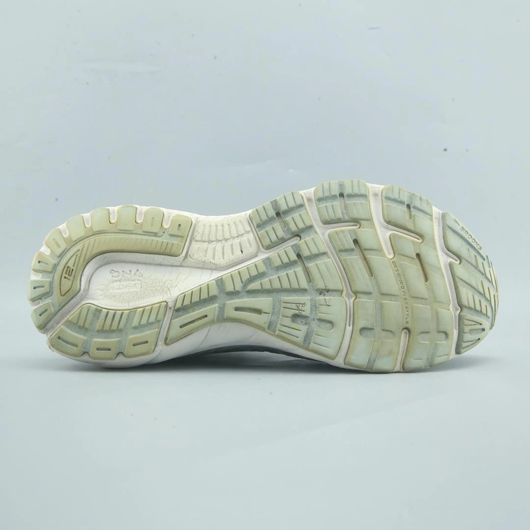 BROOKS ADRENALINE GTS 21 lightweight running shoe photos