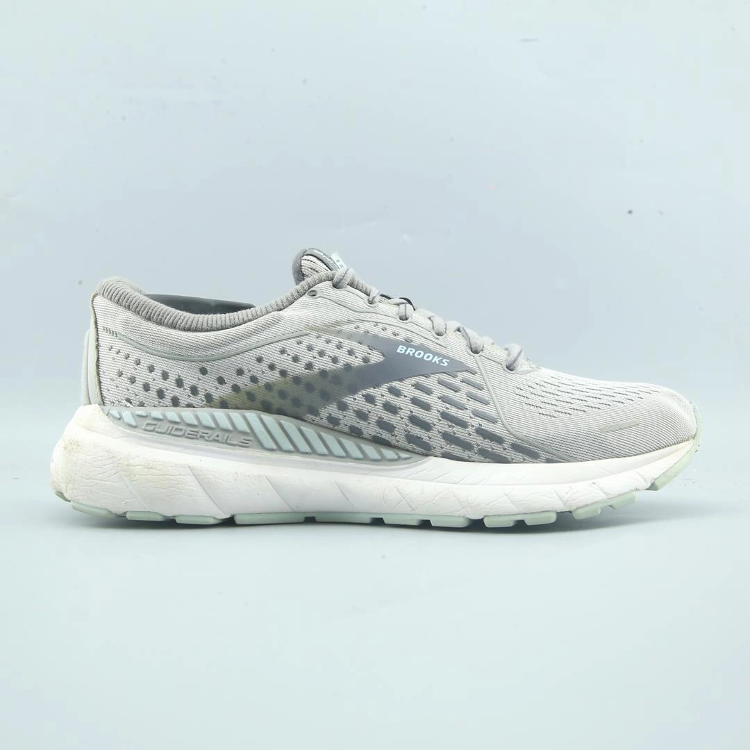 BROOKS ADRENALINE GTS 21 lightweight running shoe photos