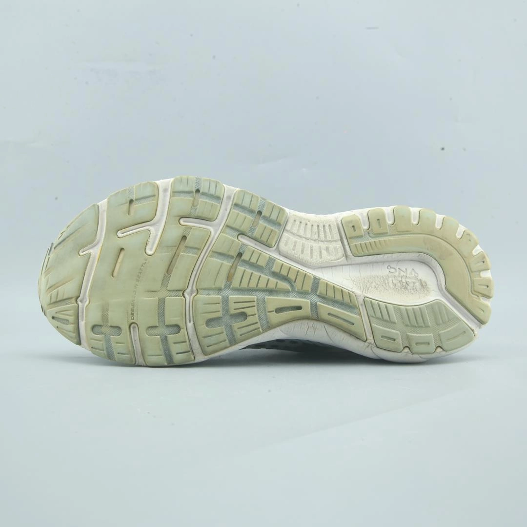 BROOKS ADRENALINE GTS 21 lightweight running shoe photos