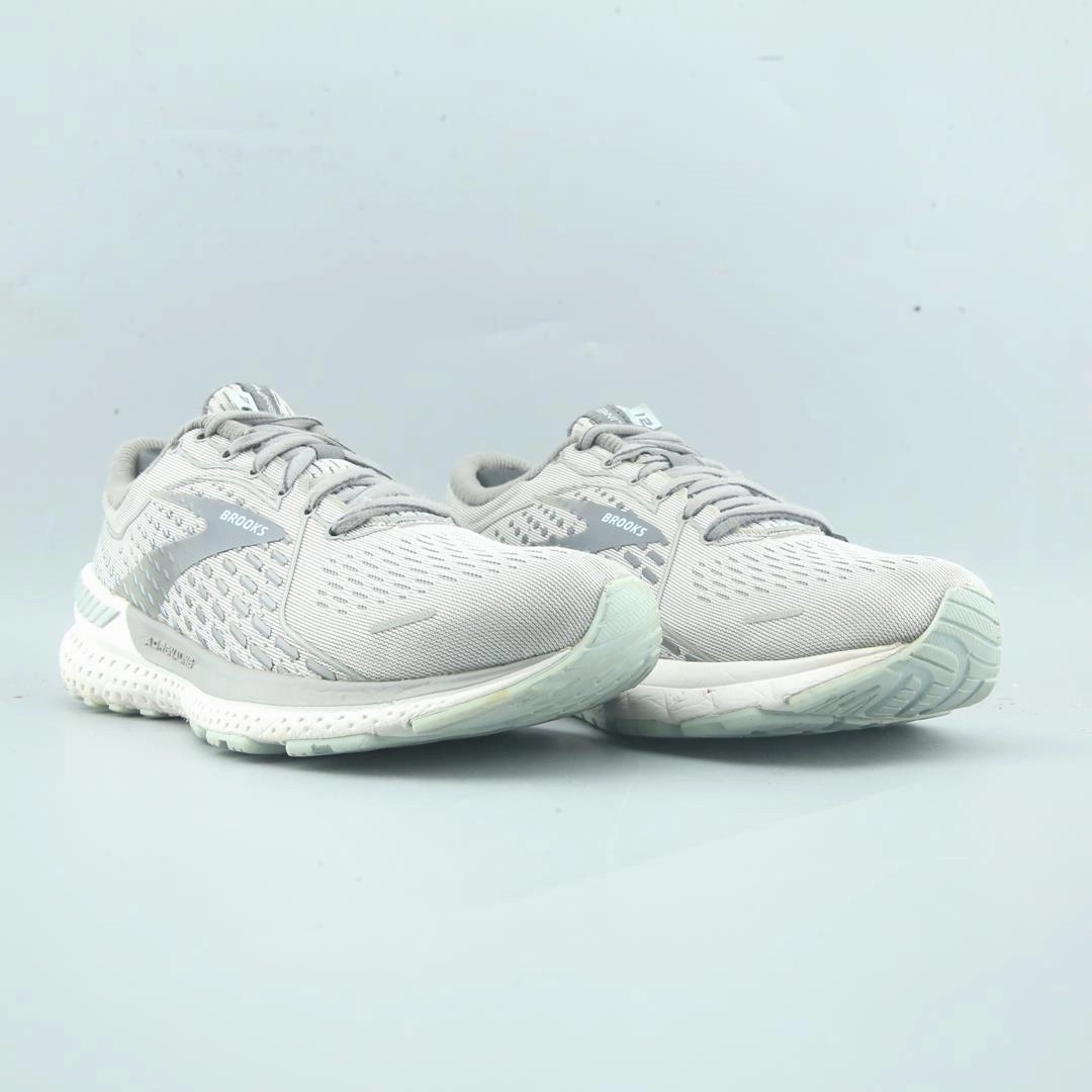 BROOKS ADRENALINE GTS 21 lightweight running shoe photos