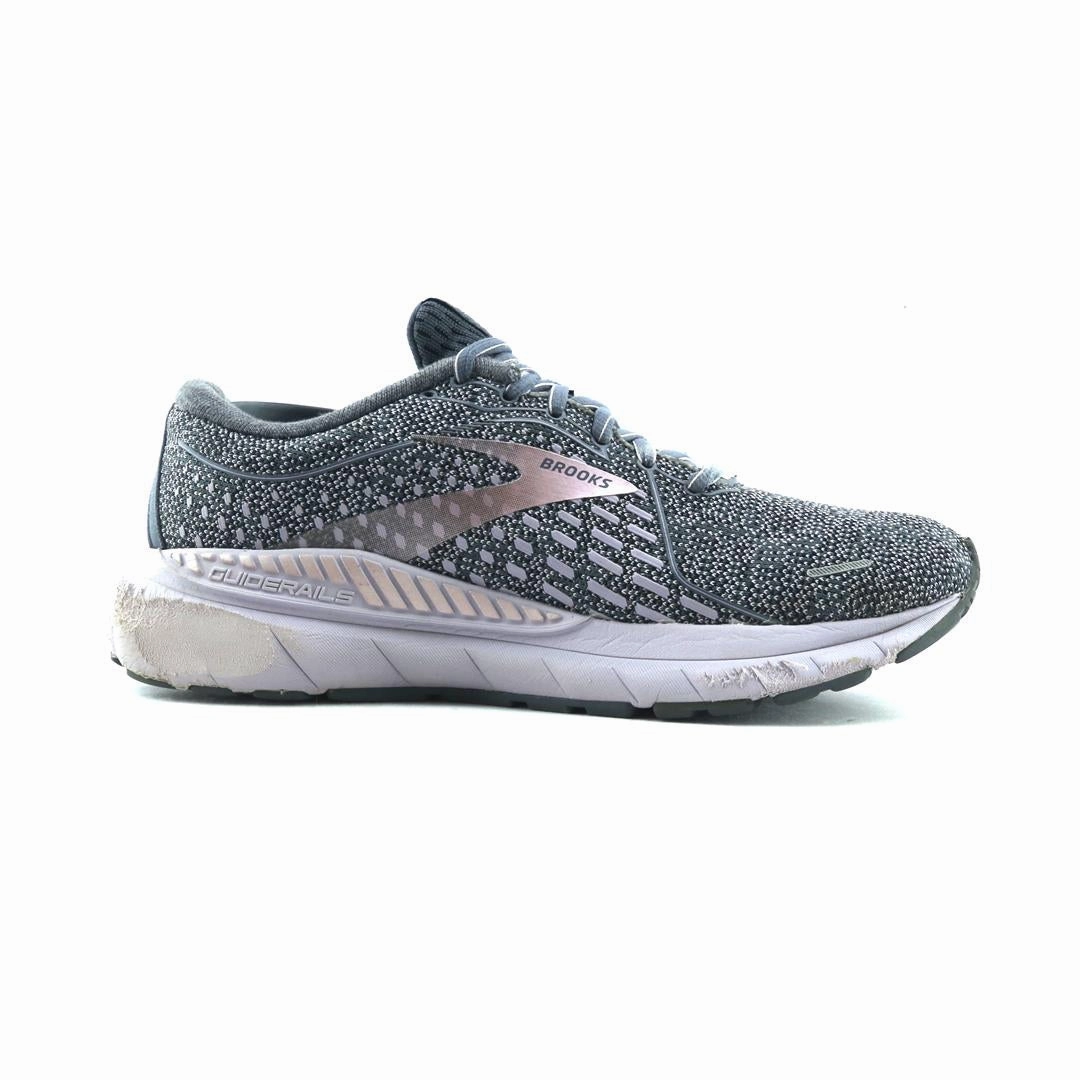 BROOKS ADRENALINE GTS 21 performance running shoe visuals