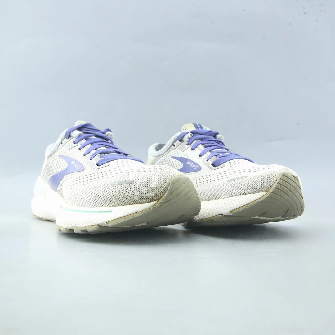 BROOKS ADRENALINE GTS 22 athletic Brooks shoe snapshots