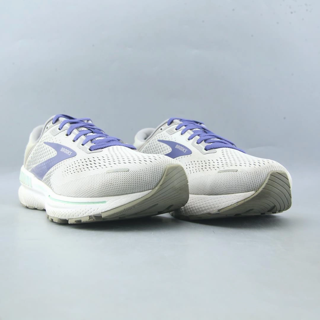 BROOKS ADRENALINE GTS 22 athletic Brooks shoe snapshots