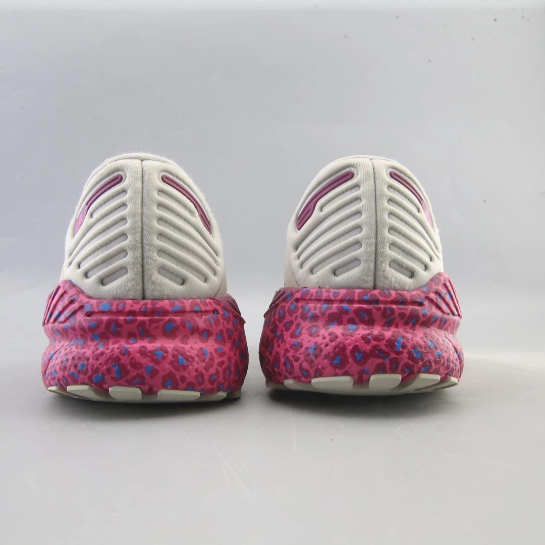 BROOKS ADRENALINE GTS 22 Brooks running footwear shots
