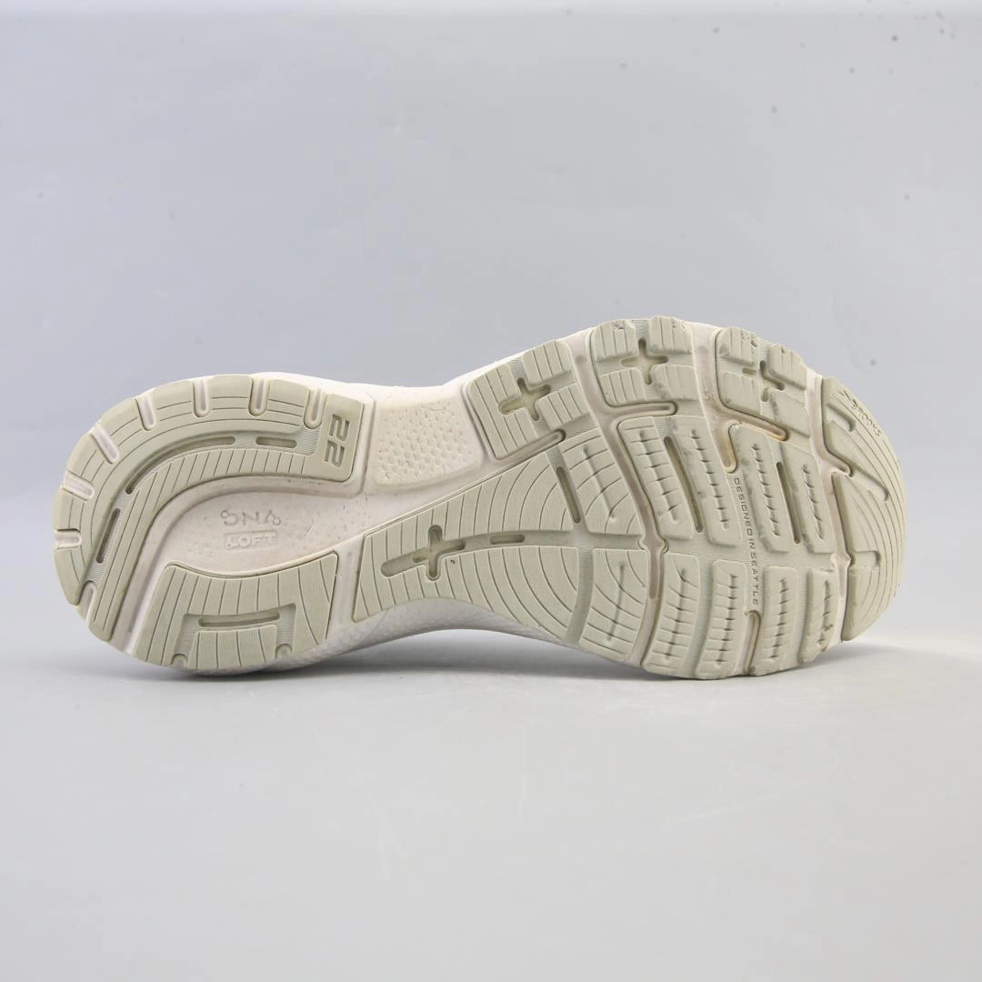 BROOKS ADRENALINE GTS 22 Brooks running footwear shots
