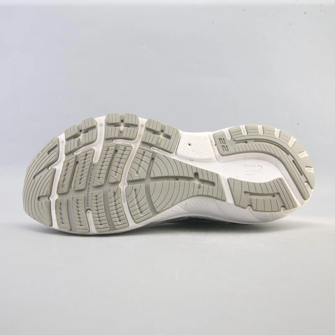 BROOKS ADRENALINE GTS 22 Brooks running footwear shots