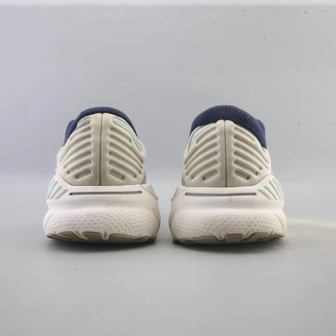 BROOKS ADRENALINE GTS 22 Brooks running footwear shots