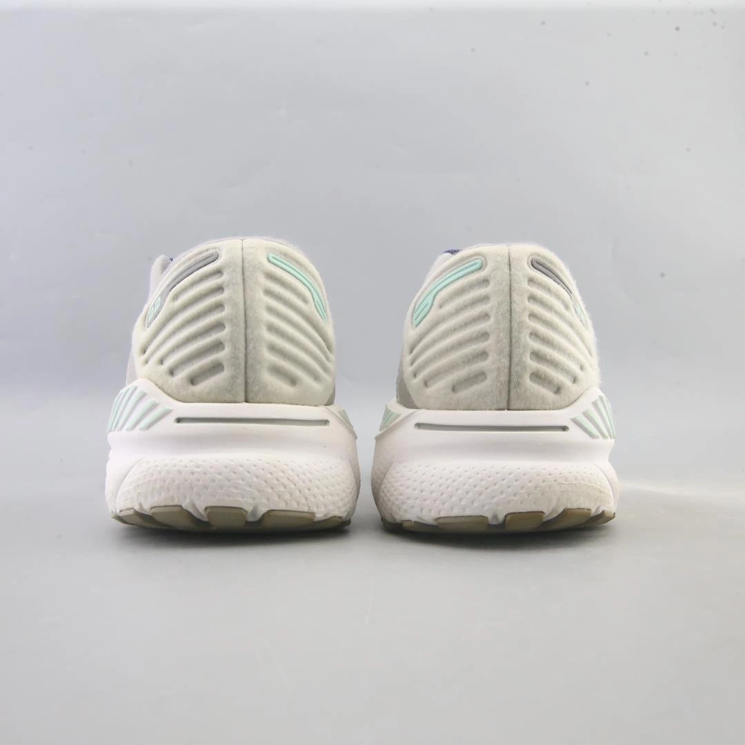 BROOKS ADRENALINE GTS 22 Brooks running footwear shots
