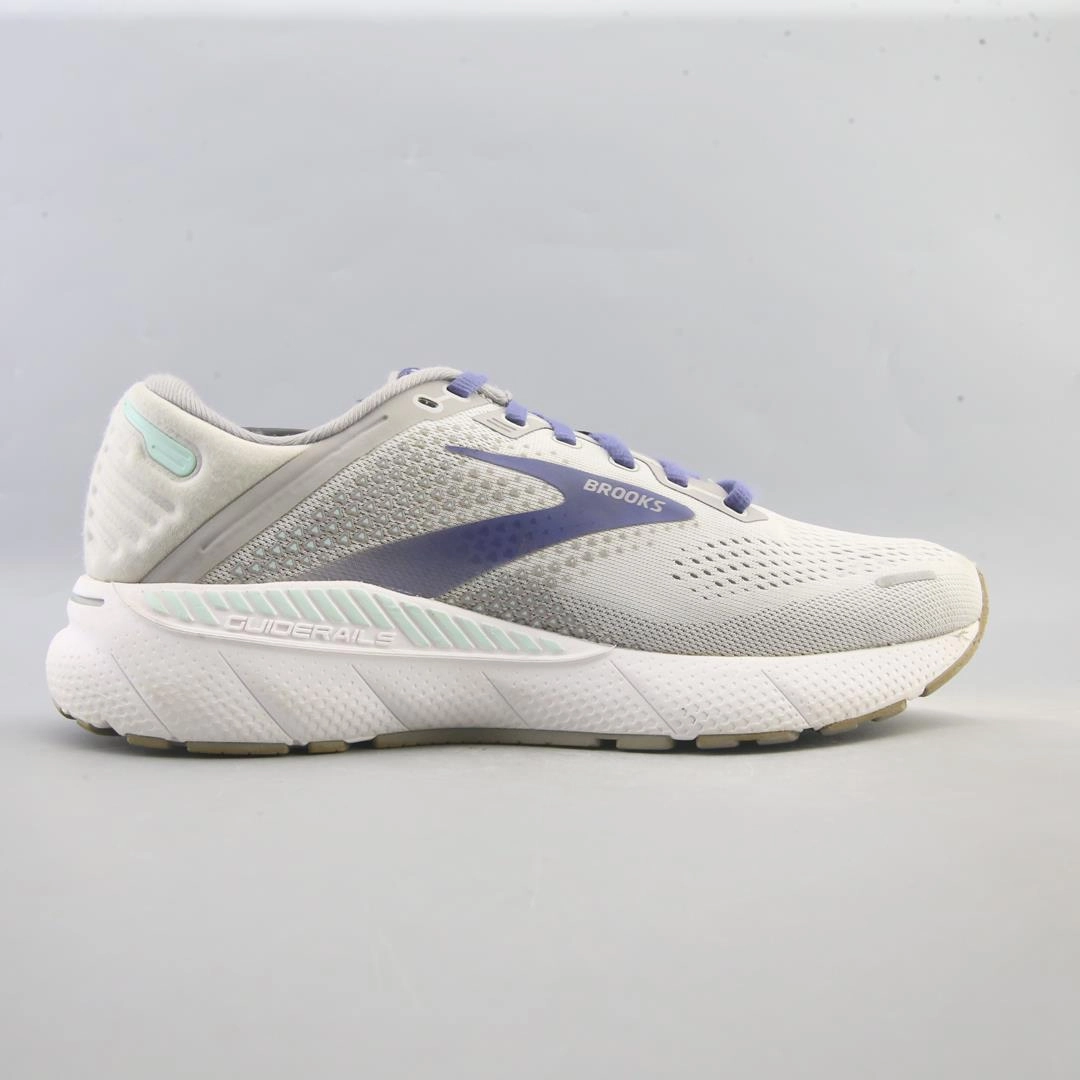 BROOKS ADRENALINE GTS 22 Brooks running footwear shots
