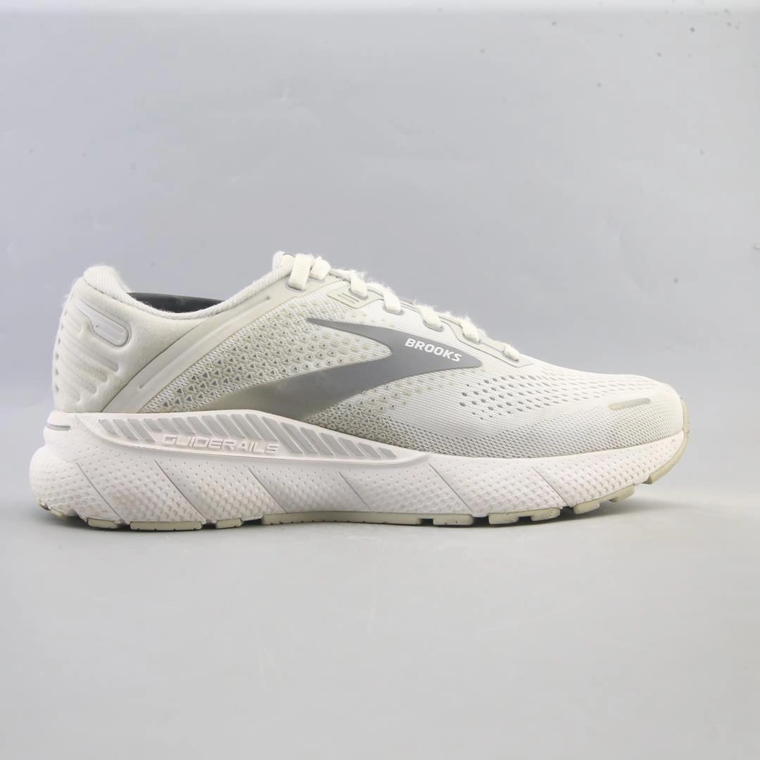 BROOKS ADRENALINE GTS 22 Brooks running footwear shots
