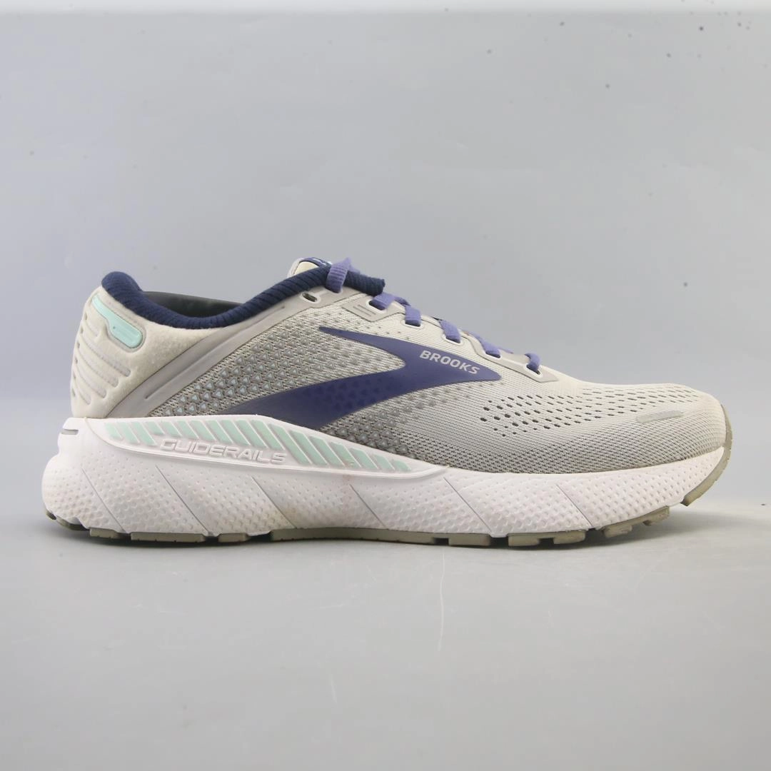 BROOKS ADRENALINE GTS 22 Brooks running footwear shots