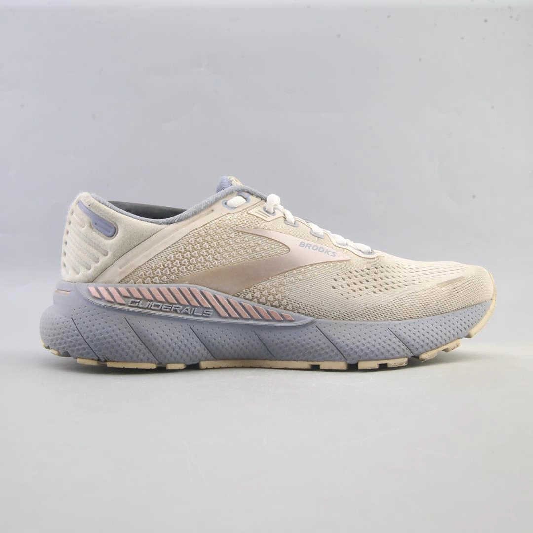 BROOKS ADRENALINE GTS 22 Brooks running footwear shots