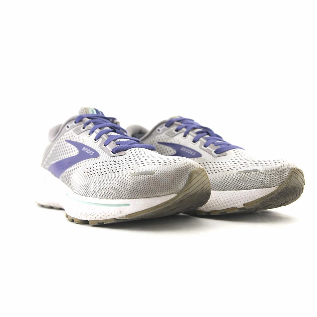 BROOKS ADRENALINE GTS 22 Brooks running footwear shots