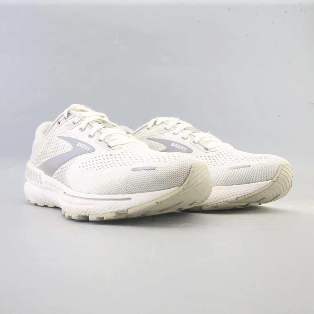 BROOKS ADRENALINE GTS 22 Brooks running footwear shots